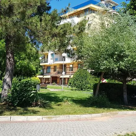парк Apartment *